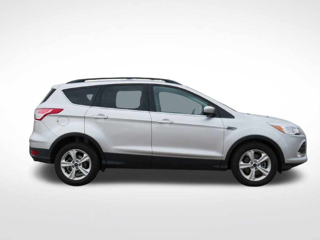 Used 2016 Ford Escape SE w/ SE Leather Comfort Package FWD image 2