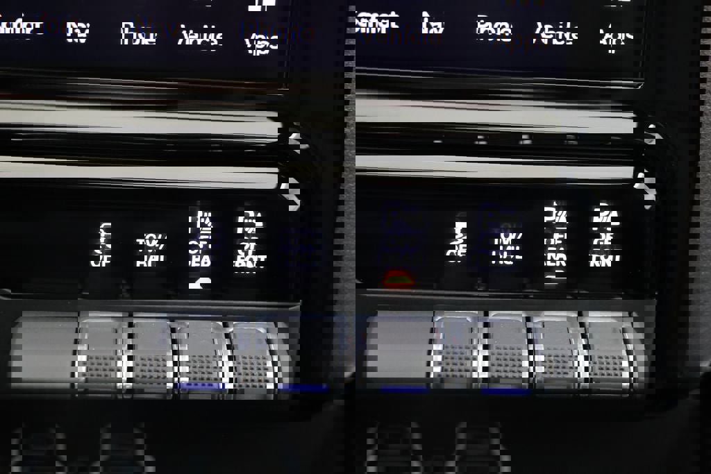 Used 2024 RAM 1500 Laramie AWD/4WD image 28