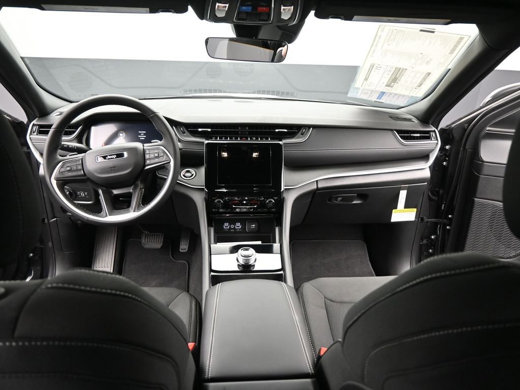 New 2025 Jeep Grand Cherokee L Laredo w/ Luxury Tech Group I image 25