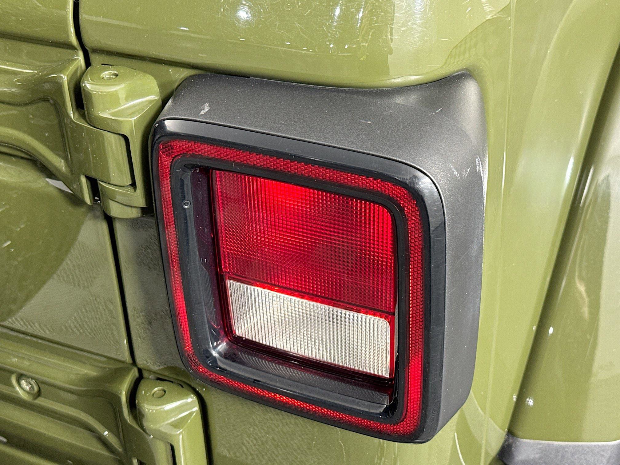 Used 2021 Jeep Wrangler Unlimited Sahara w/ Dual Top Group image 33