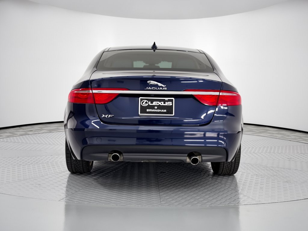 Used 2018 Jaguar XF Premium RWD image 11