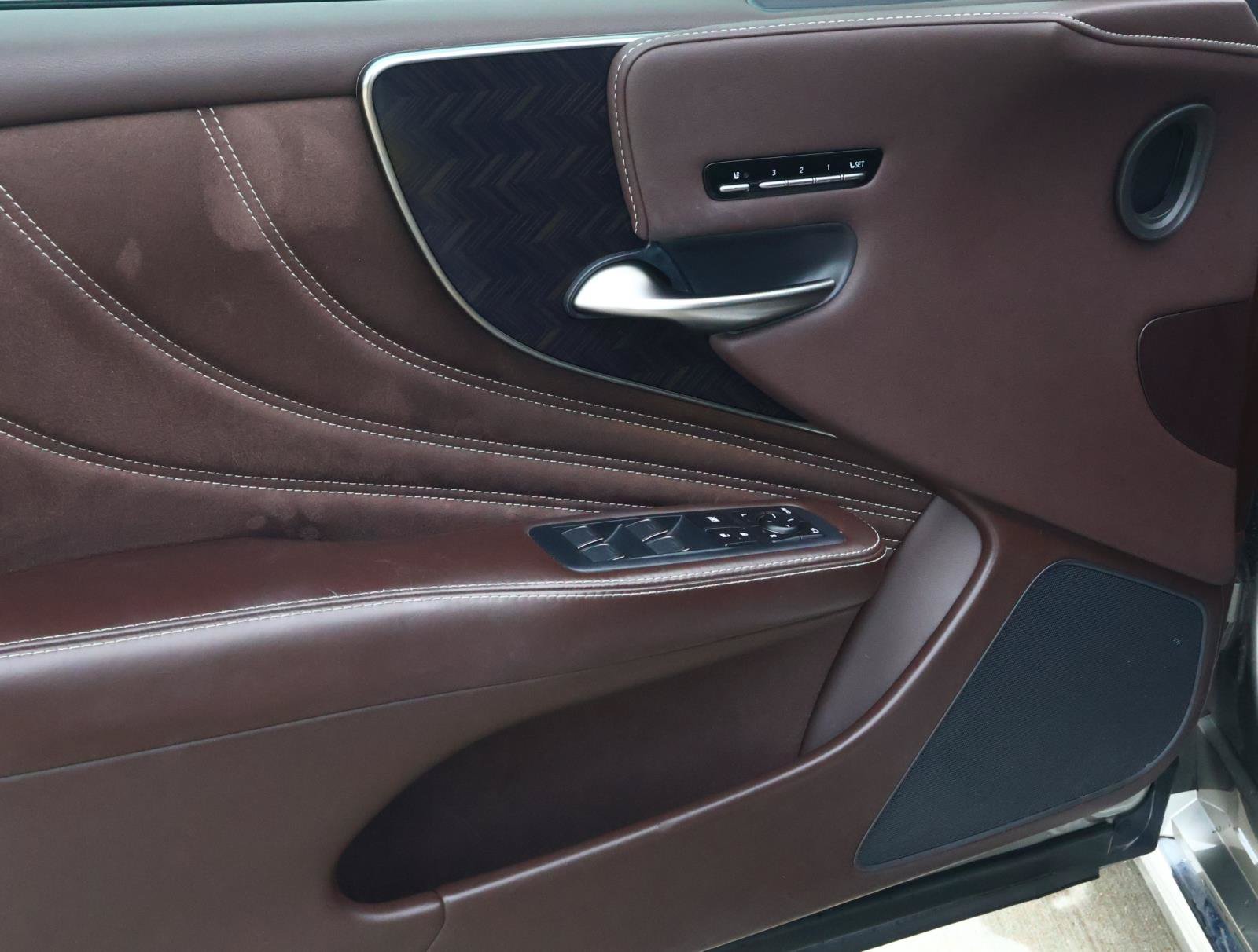 Used 2020 Lexus LS 500 w/ Interior Upgrade Package RWD image 14