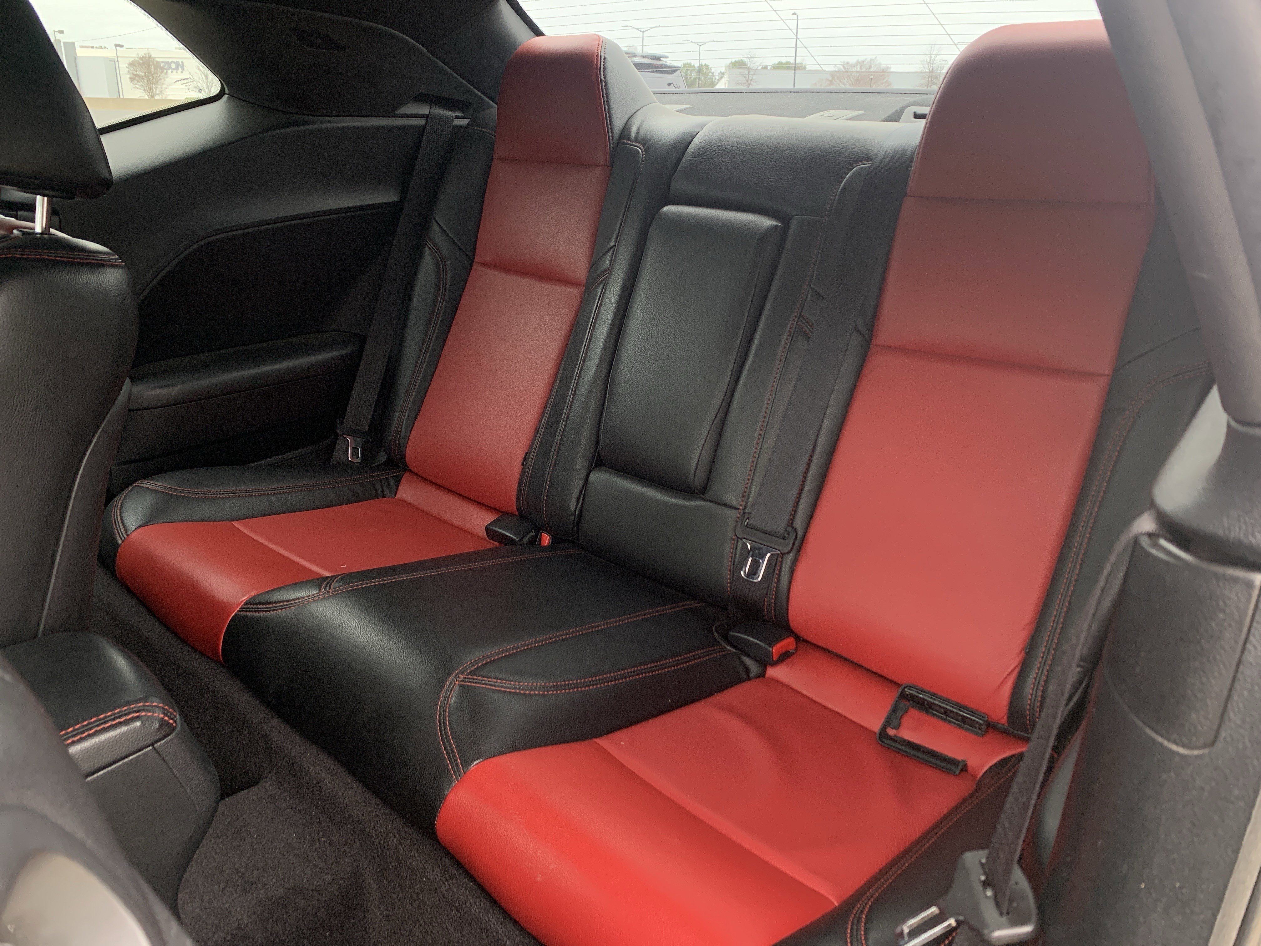 Used 2018 Dodge Challenger SXT image 32