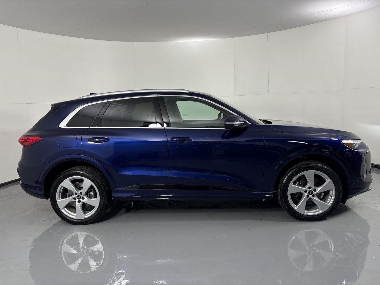New 2025 Audi Q5 Premium Plus w/ Premium Plus AWD/4WD image 36