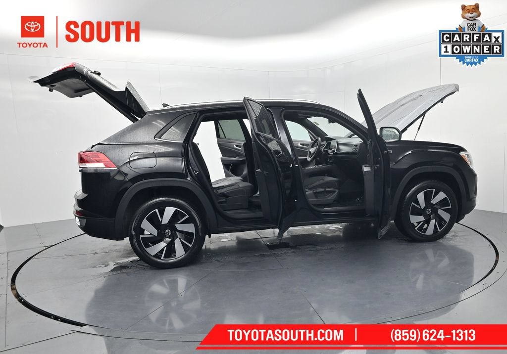 Used 2024 Volkswagen Atlas Cross Sport SE FWD image 64