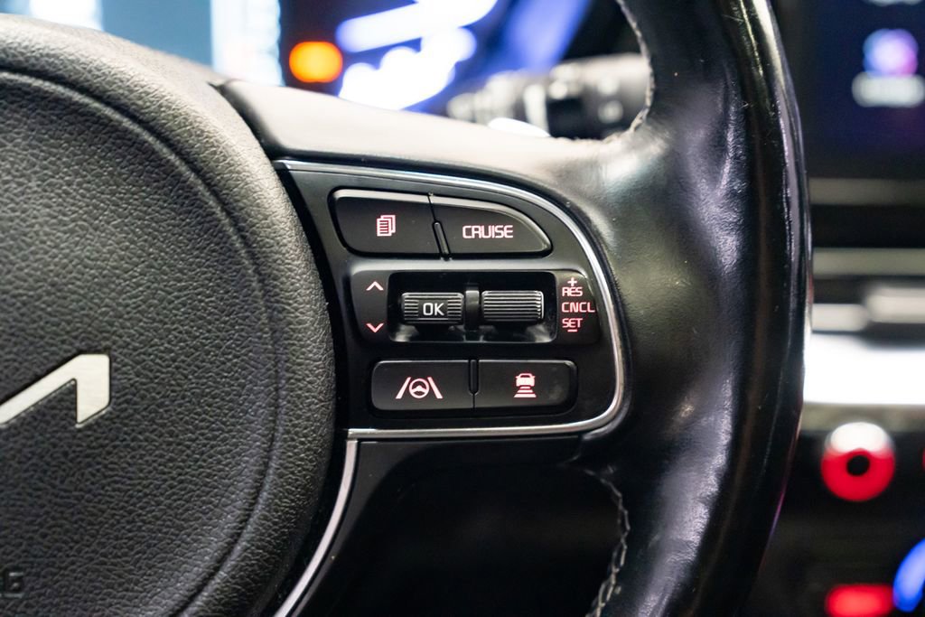 Used 2022 Kia Niro EX Premium FWD image 15