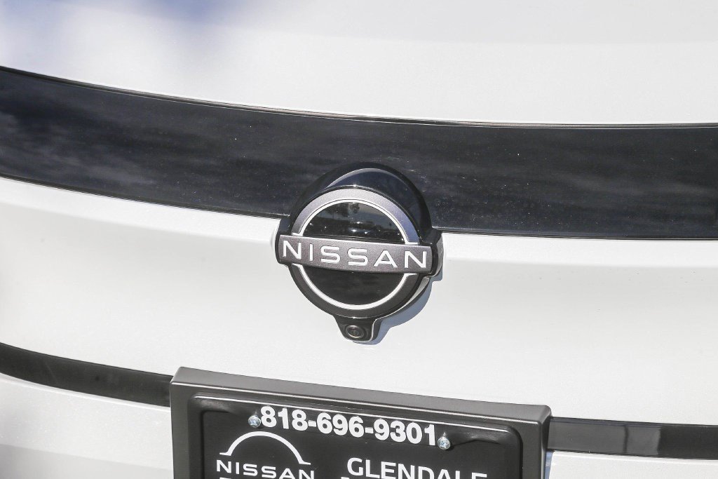 New 2026 Nissan Leaf SV+ w/ Illuminated Package FWD image 5