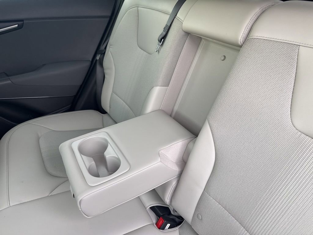 Used 2023 Kia Niro EX image 32