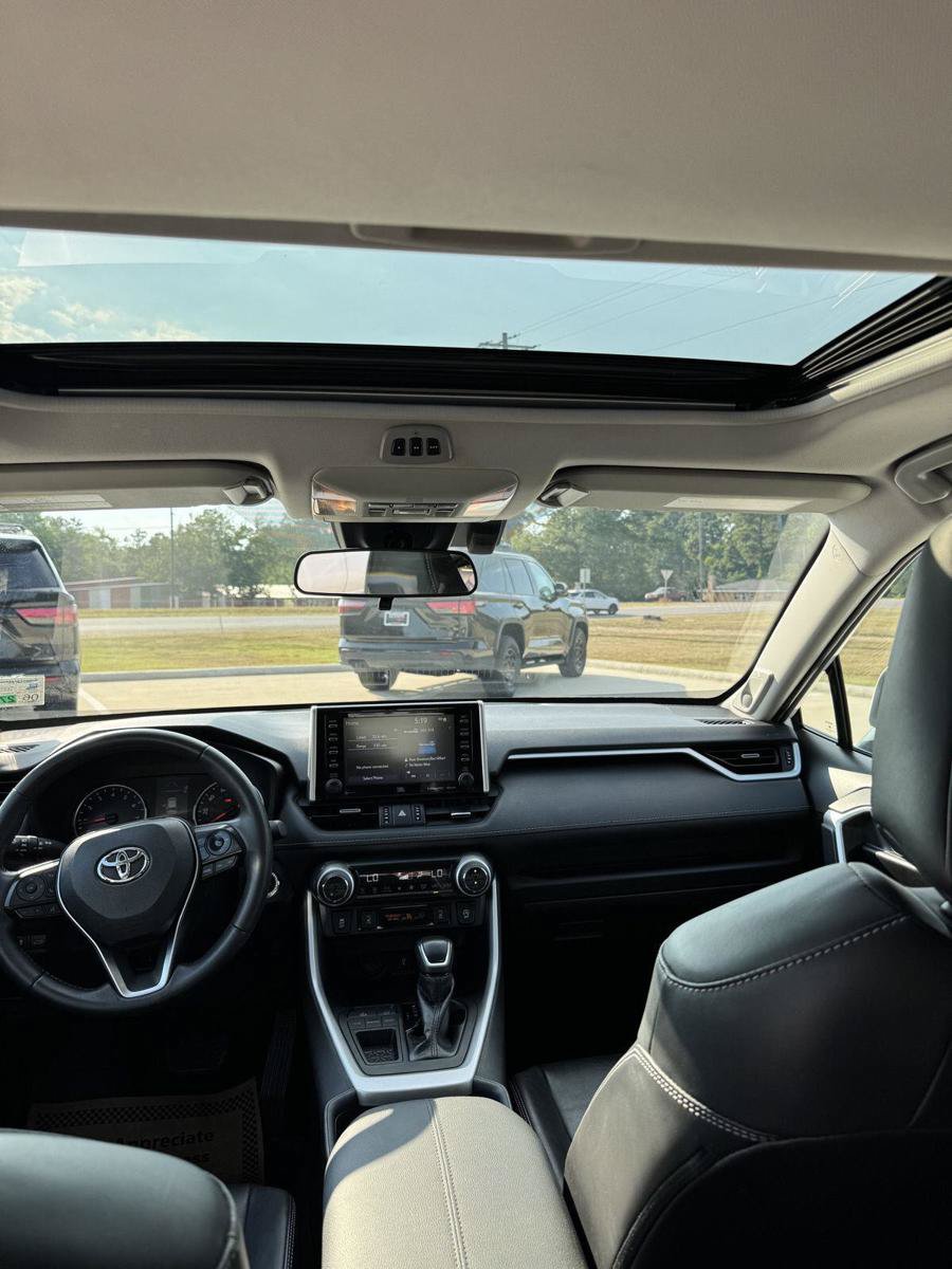 Used 2020 Toyota RAV4 XLE Premium FWD image 14