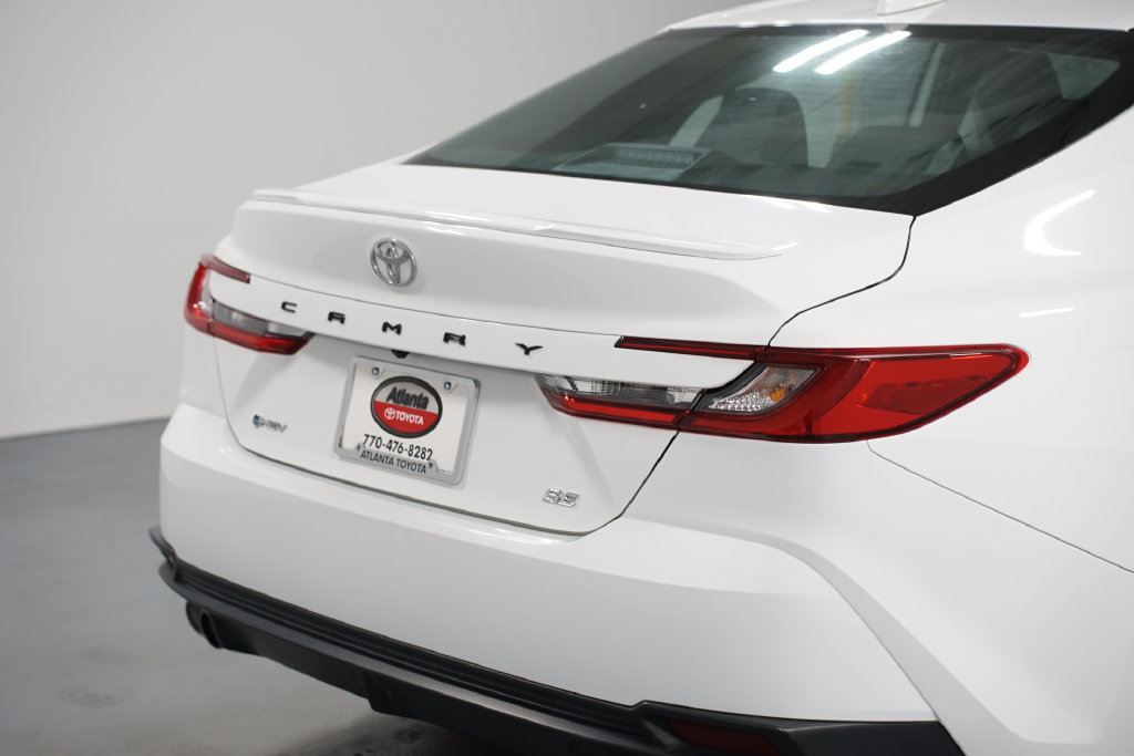 Certified 2025 Toyota Camry SE FWD image 9
