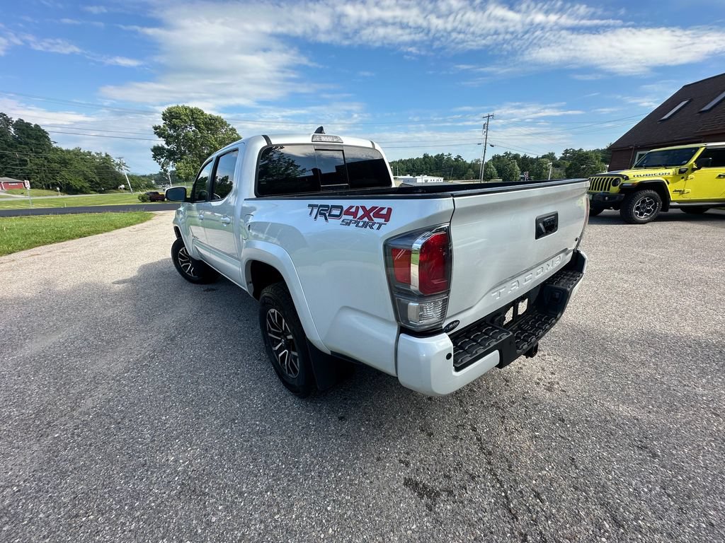 Used 2023 Toyota Tacoma TRD Sport w/ Technology Package AWD/4WD image 3