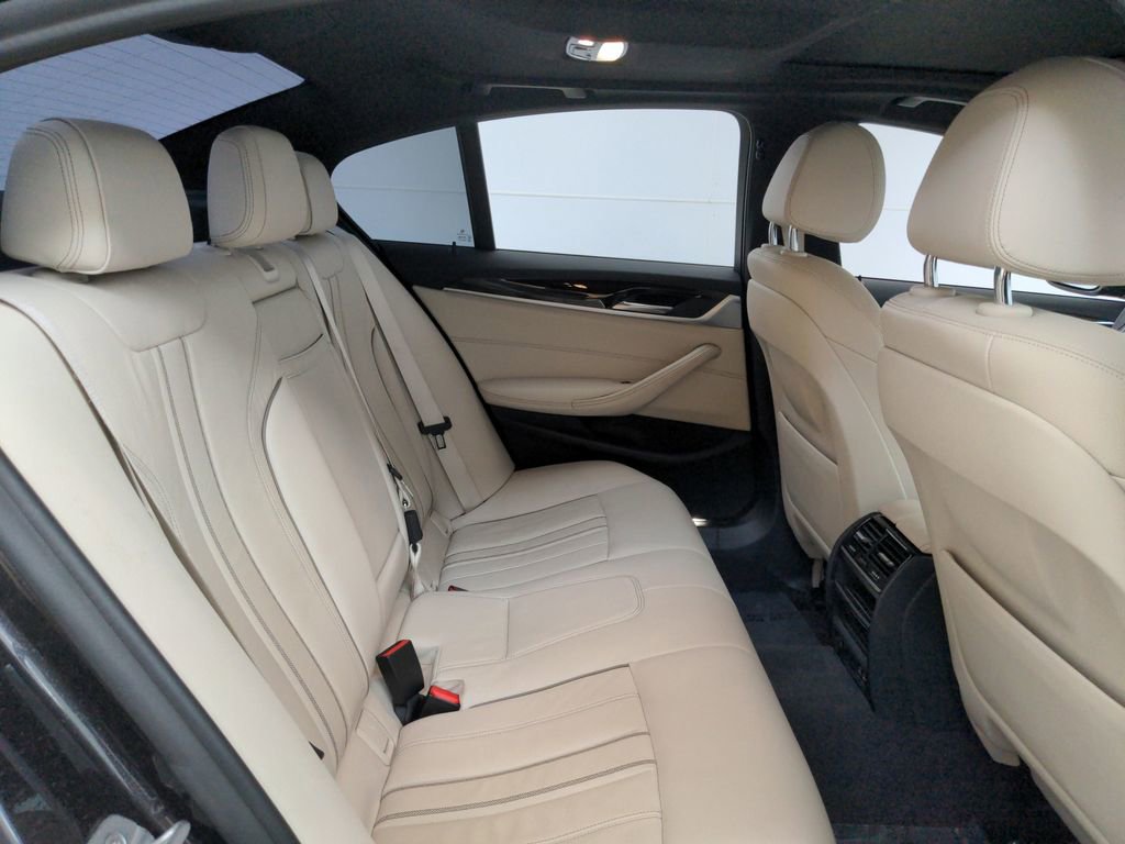 Used 2020 BMW 530e xDrive w/ Convenience Package AWD/4WD image 30