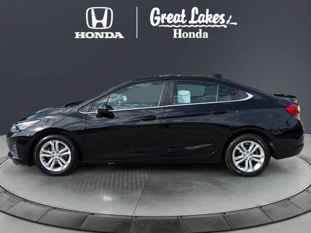 Used 2019 Chevrolet Cruze LT FWD image 3