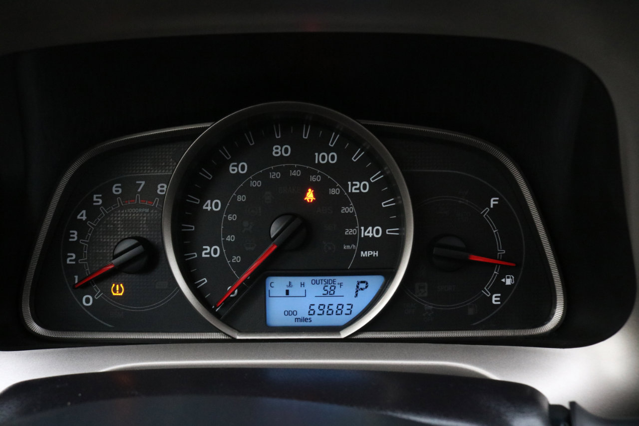 Used 2015 Toyota RAV4 XLE image 25