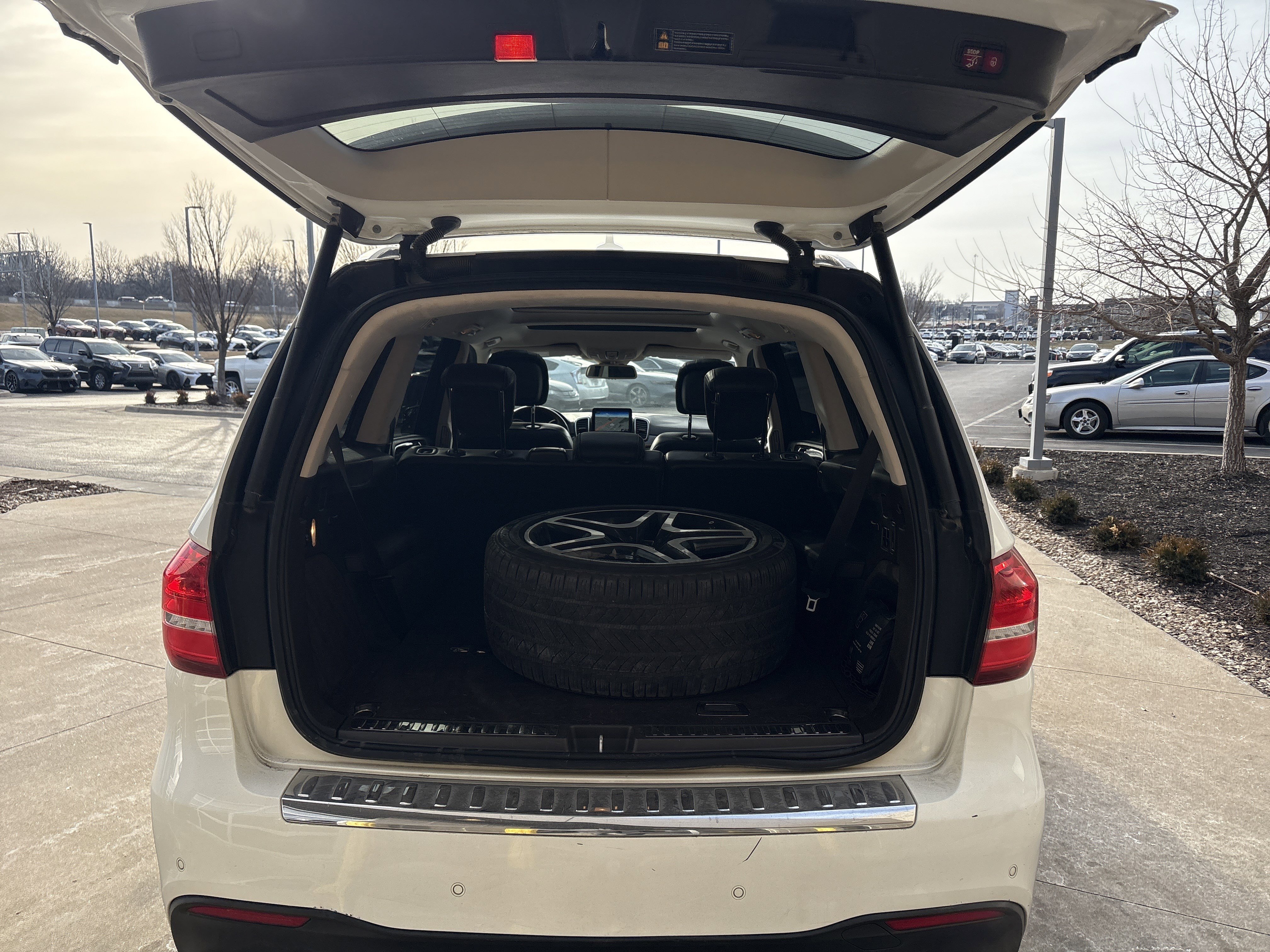 Used 2019 Mercedes-Benz GLS 550 4MATIC image 32
