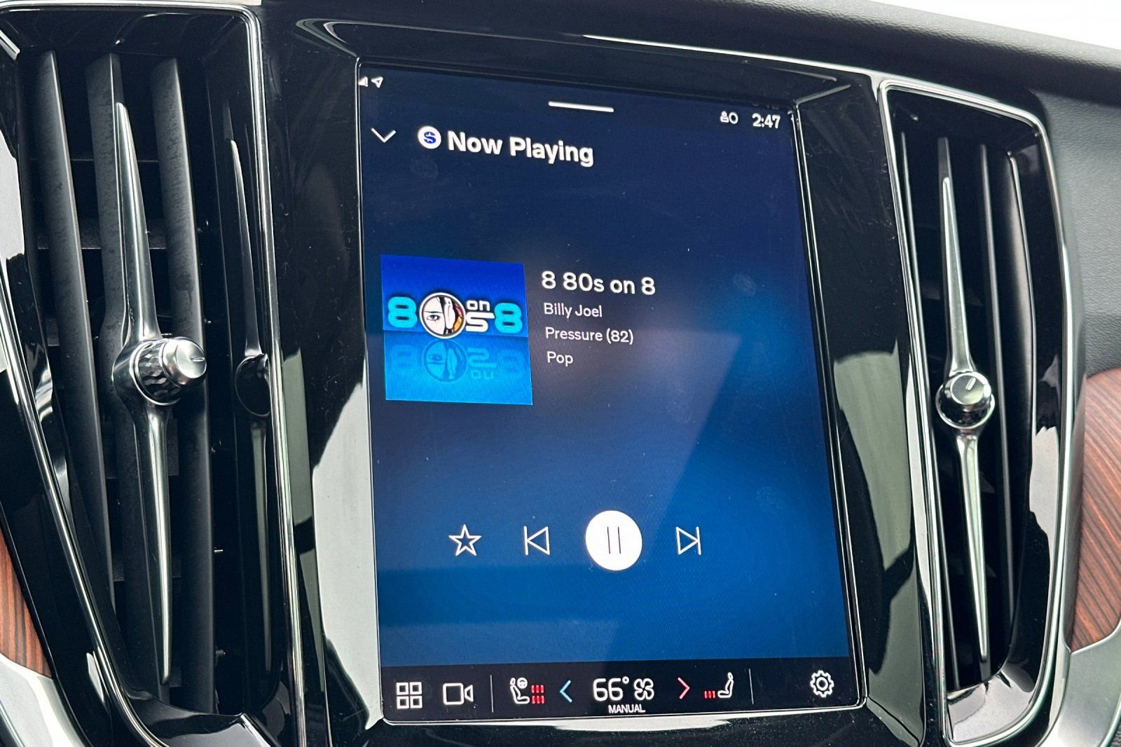 Used 2025 Volvo V60 B5 Cross Country Plus image 19