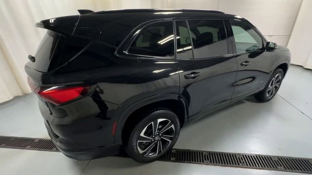 Used 2025 Buick Enclave Sport Touring image 8