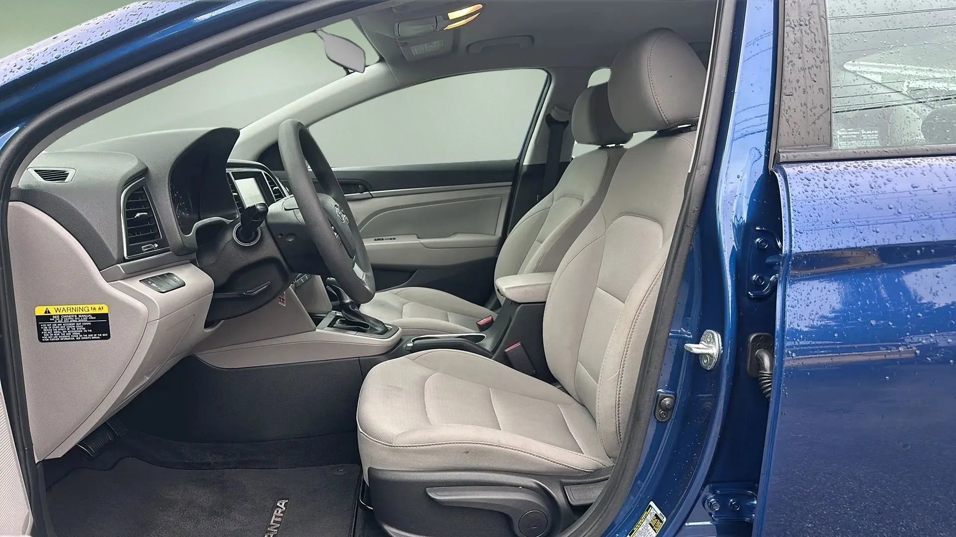 Used 2017 Hyundai Elantra SE image 11