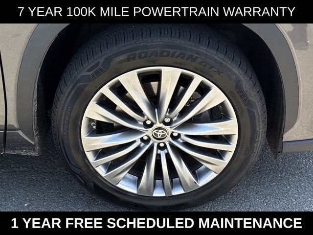 Used 2022 Toyota Highlander Platinum AWD/4WD image 7
