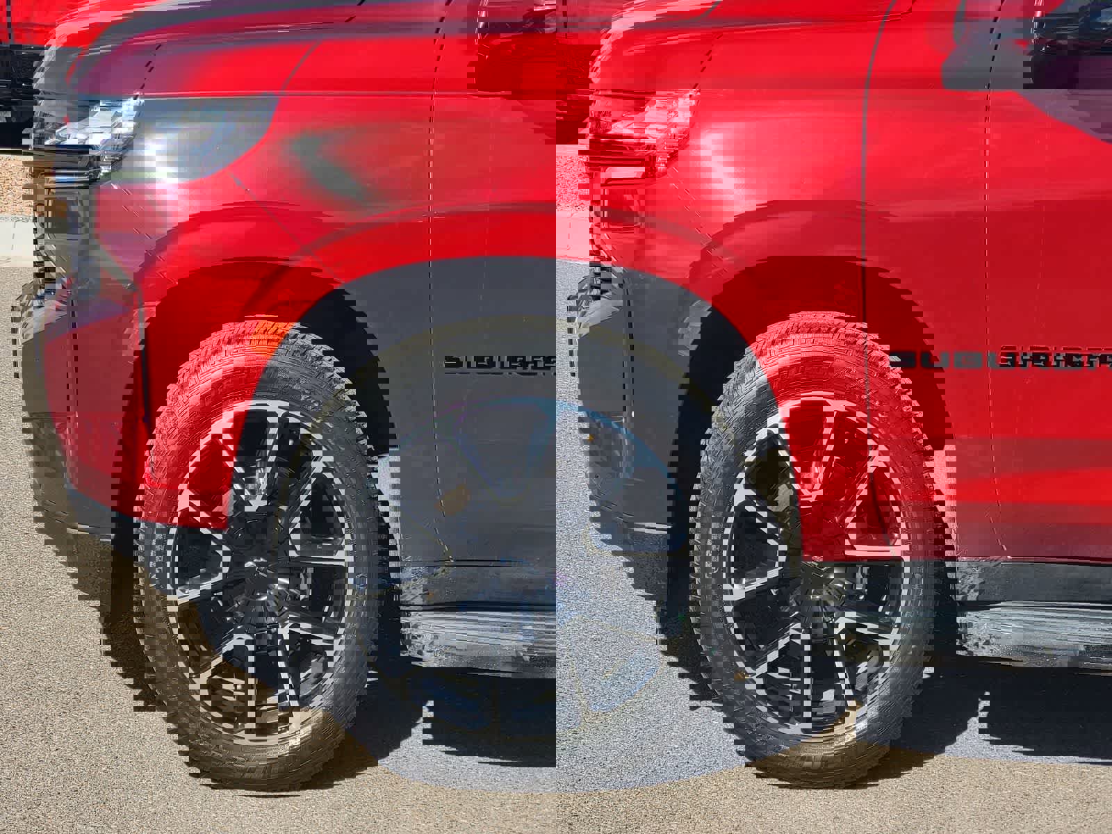 Used 2022 Chevrolet Suburban RST w/ Luxury Package image 9