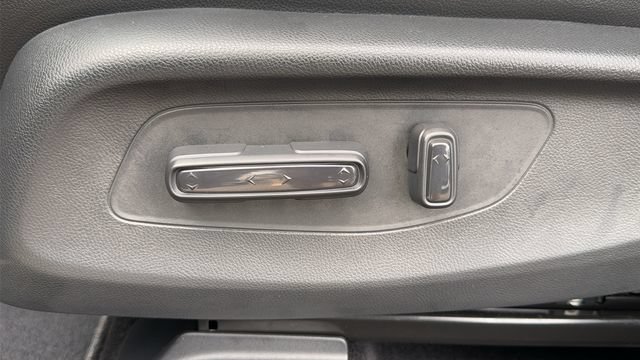 Used 2026 Honda HR-V EX-L image 11