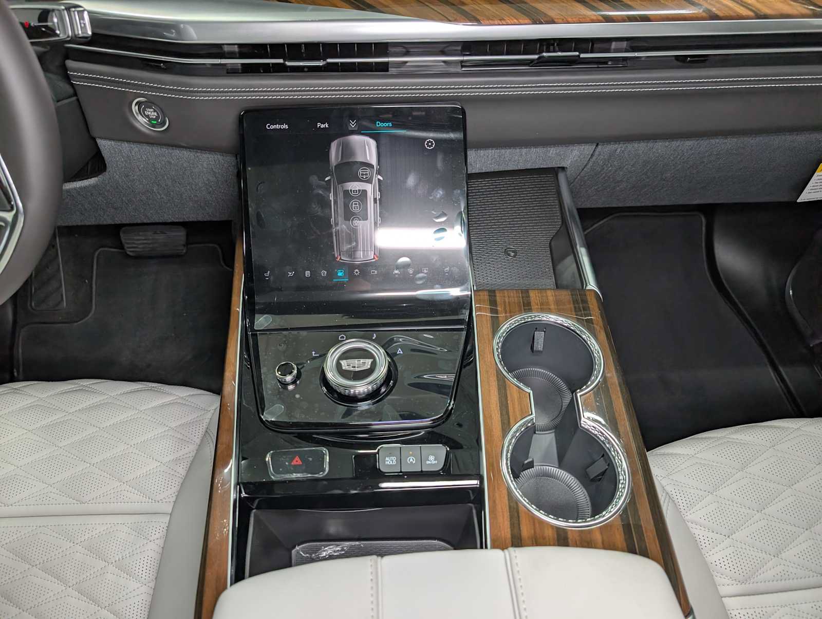 New 2026 Cadillac Escalade ESV Platinum Luxury AWD/4WD image 13