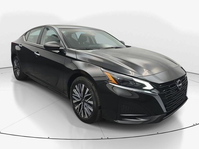 Used 2025 Nissan Altima 2.5 SV image 2