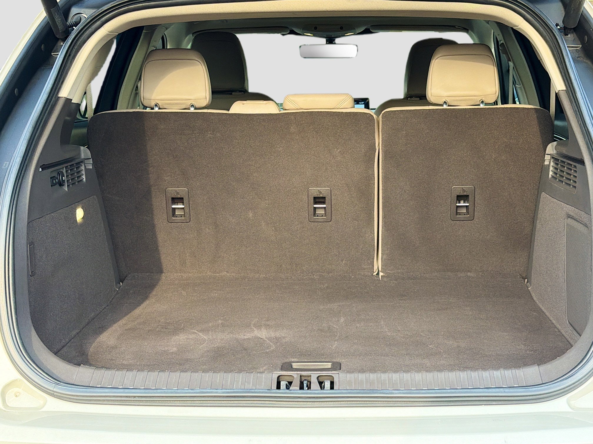 Used 2023 Lincoln Nautilus Reserve image 11