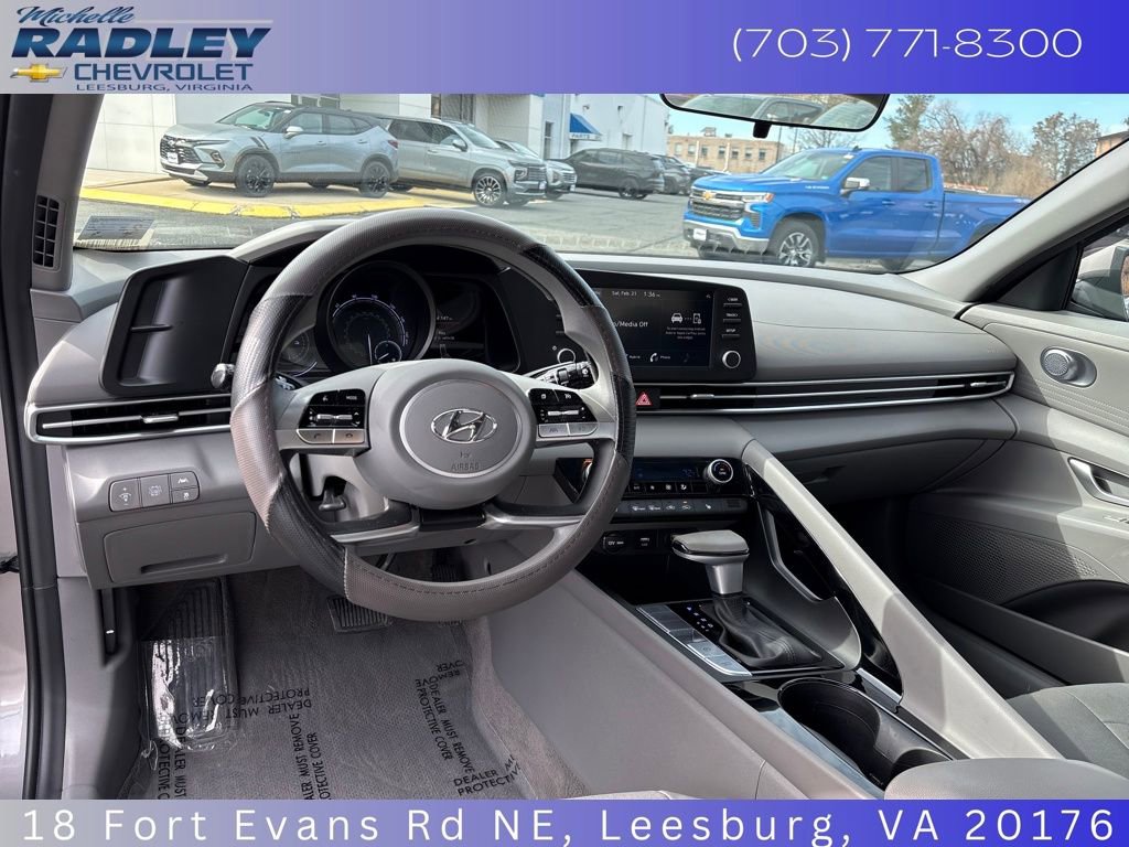 Used 2023 Hyundai Elantra Blue image 14