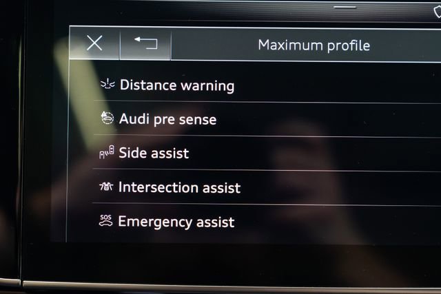 Used 2020 Audi Q8 Premium Plus w/ Premium Plus Package AWD/4WD image 19