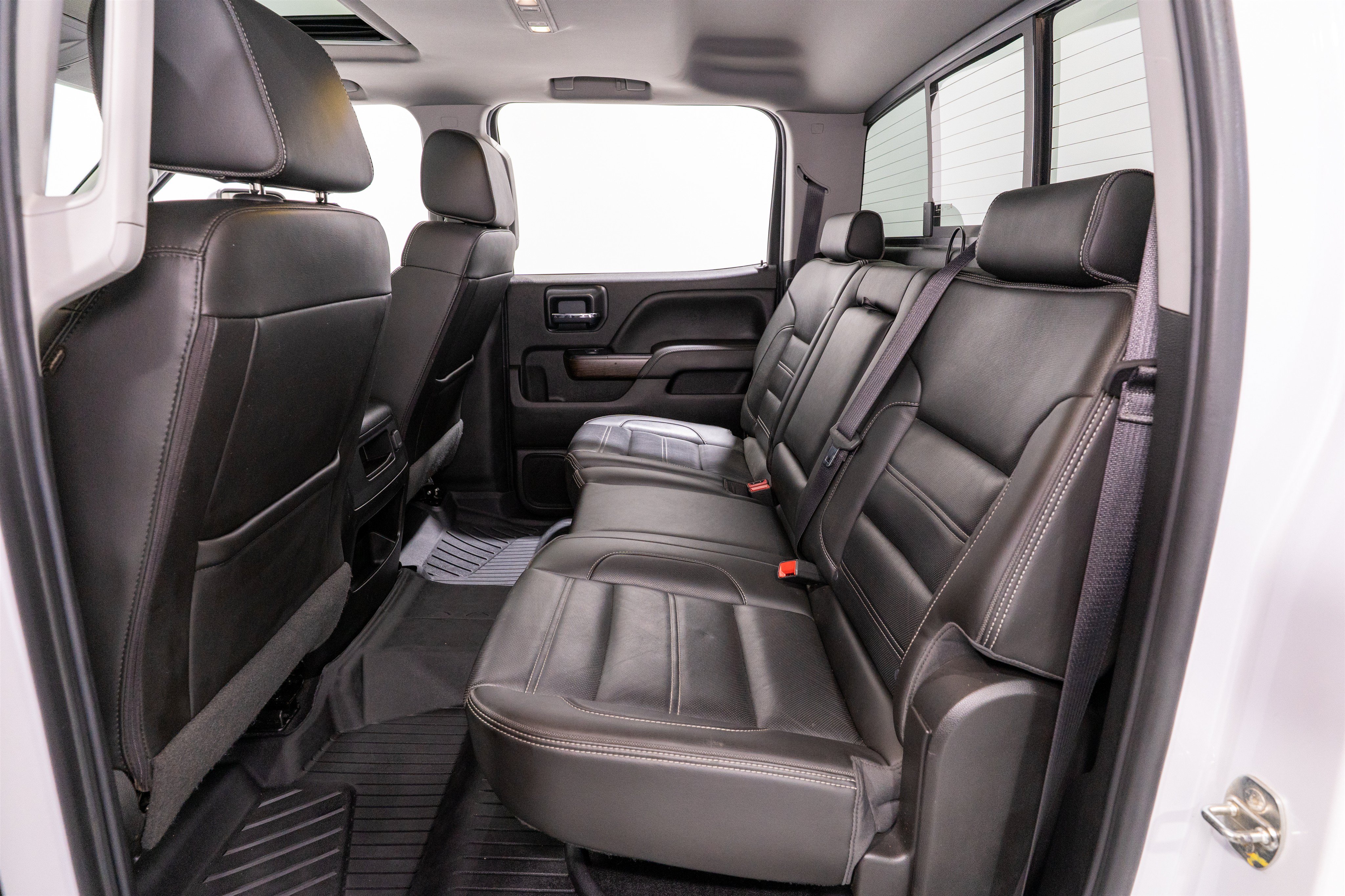 Used 2019 GMC Sierra 2500 Denali w/ Duramax Plus Package AWD/4WD image 33
