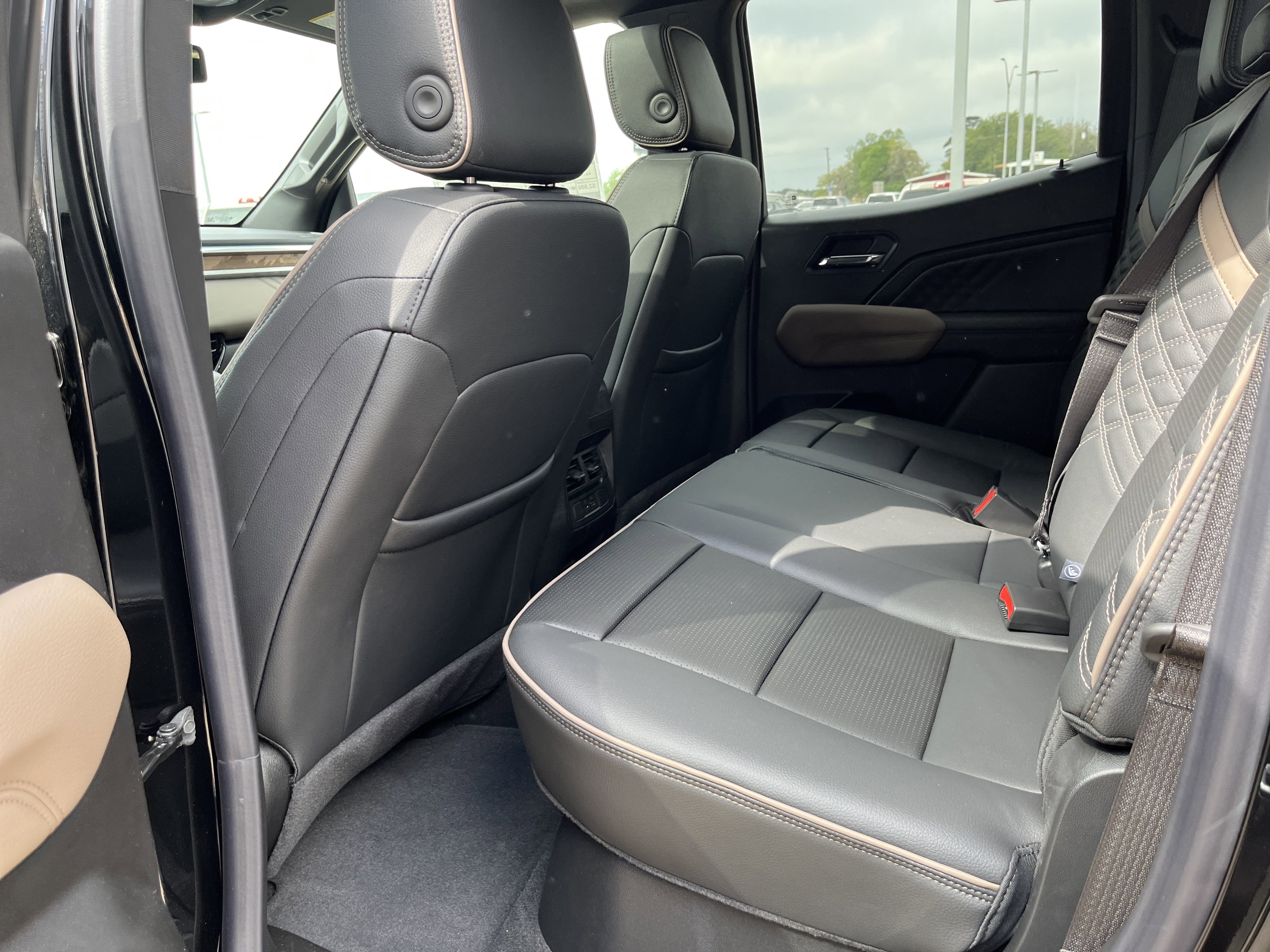 New 2026 GMC Canyon Denali AWD/4WD image 11