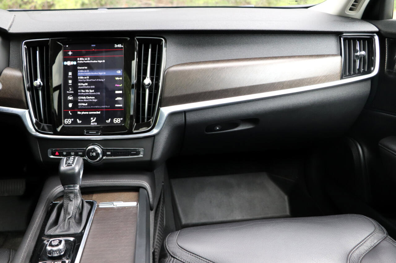 Used 2020 Volvo V90 T6 Cross Country image 20