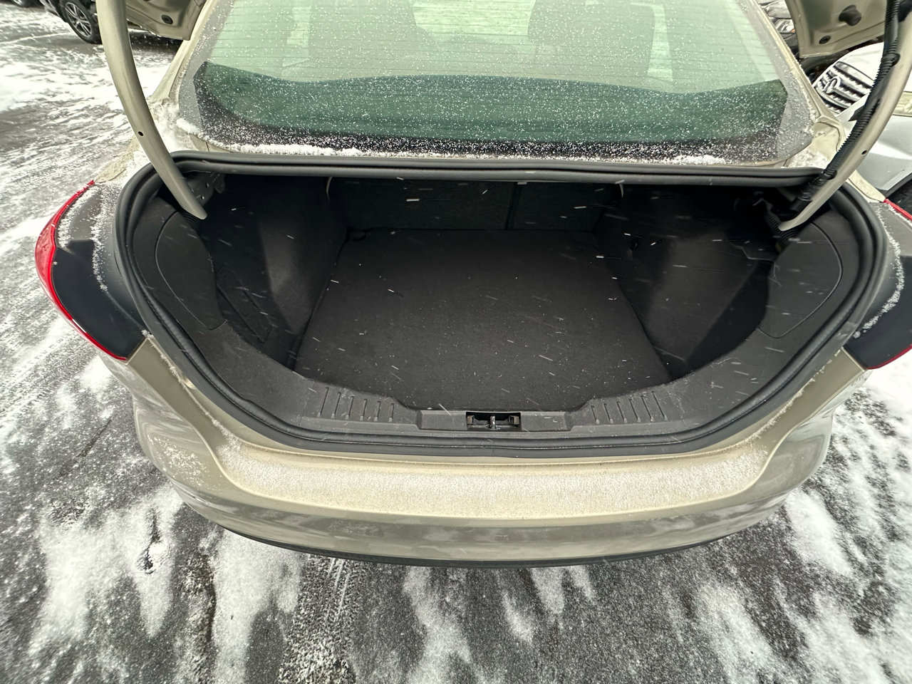 Used 2016 Ford Focus SE w/ SE Cold Weather Package image 14