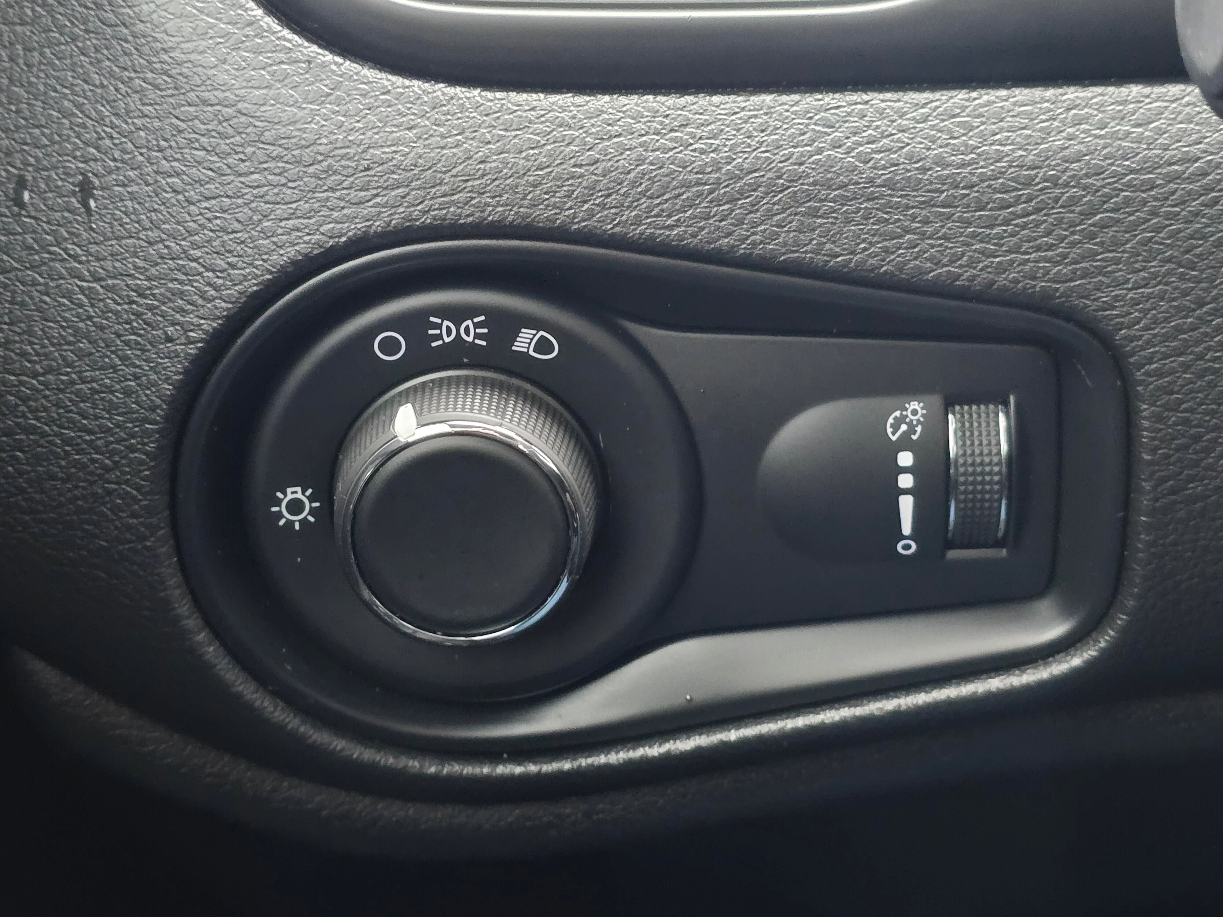 Used 2018 Jeep Renegade Sport w/ Power & Air Group AWD/4WD image 24