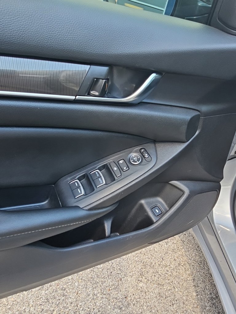 Used 2022 Honda Accord Sport image 11