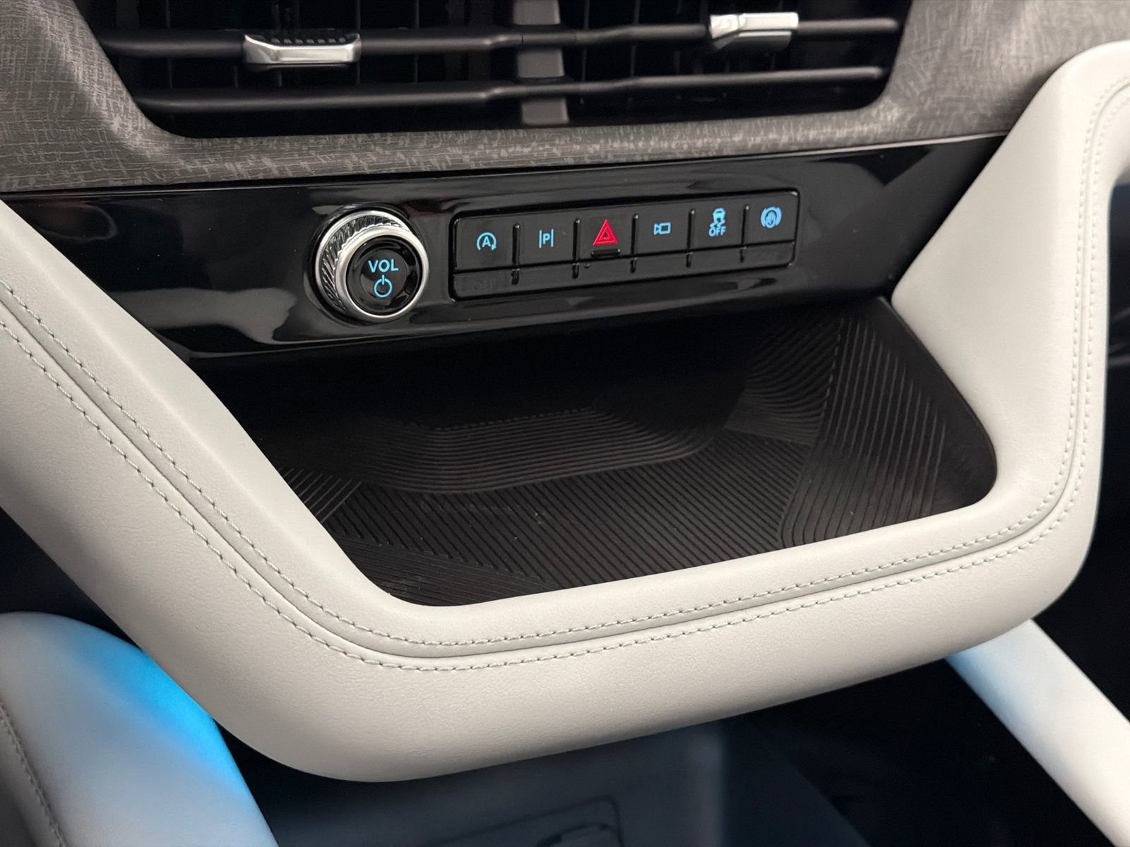 New 2026 Ford Explorer Platinum w/ LUX Leather Package image 31