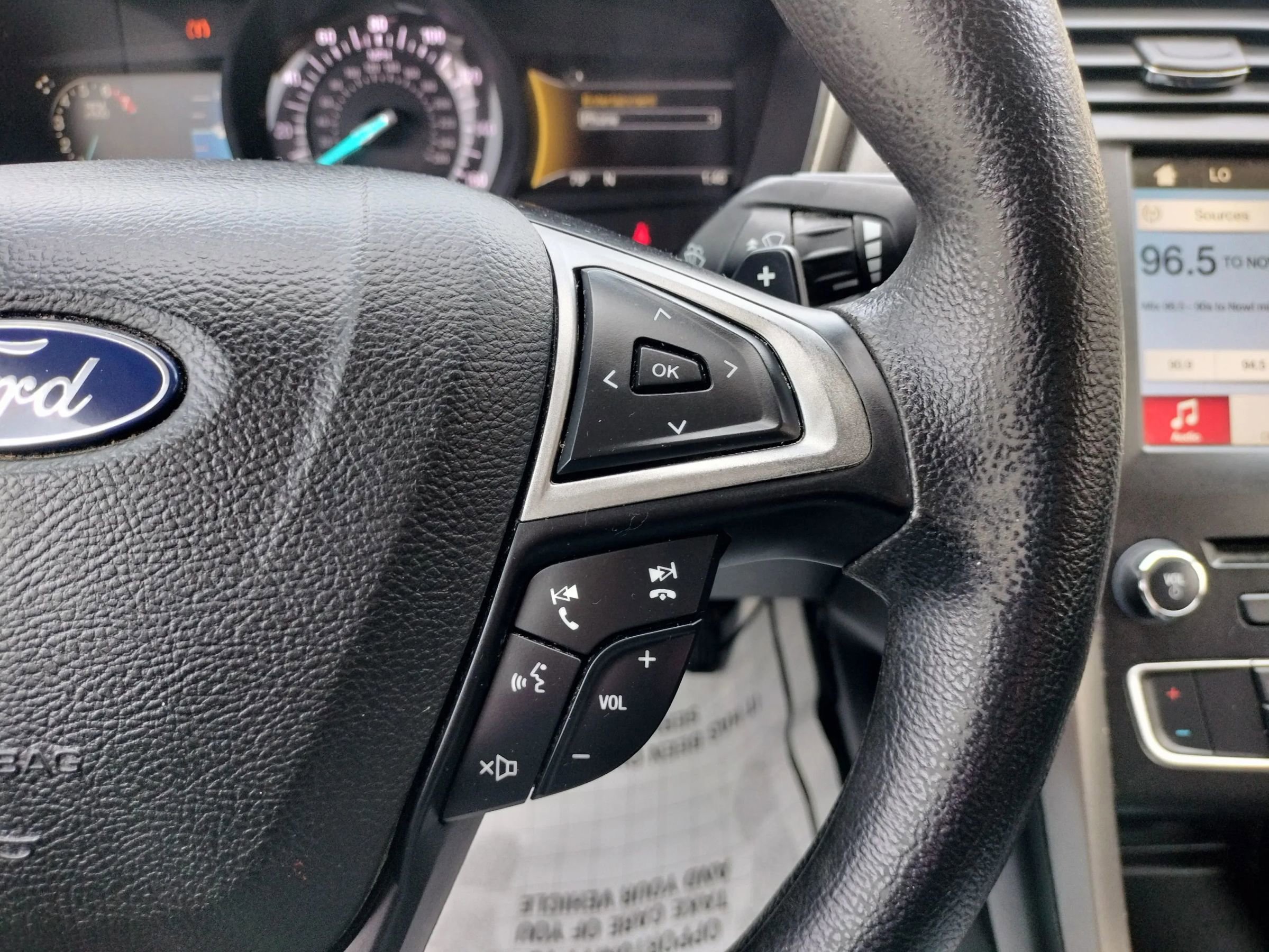 Used 2018 Ford Fusion SE w/ Fusion SE Technology Package image 42