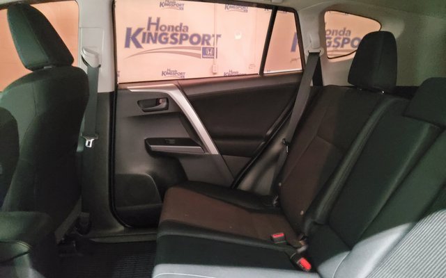 Used 2018 Toyota RAV4 LE image 13