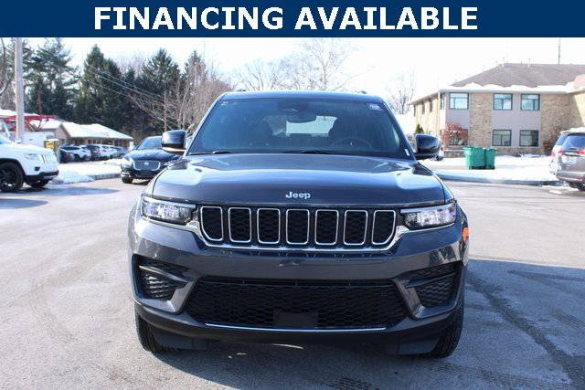 Used 2024 Jeep Grand Cherokee Laredo X w/ Luxury Tech Group I image 3