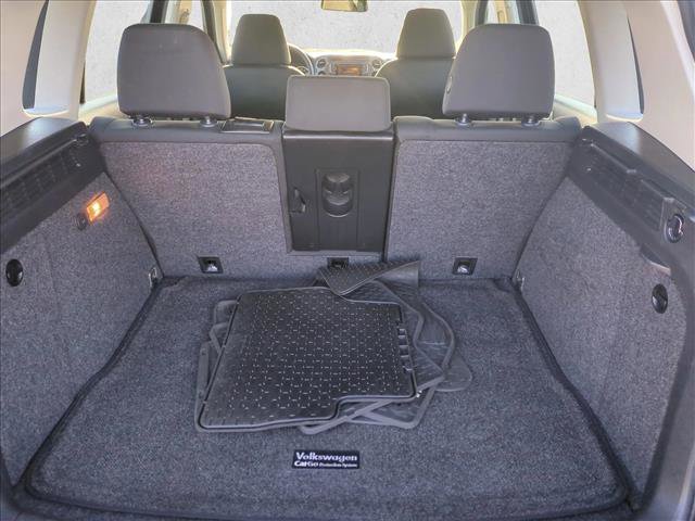 Used 2017 Volkswagen Tiguan Limited w/ Alloy Wheels Package image 6