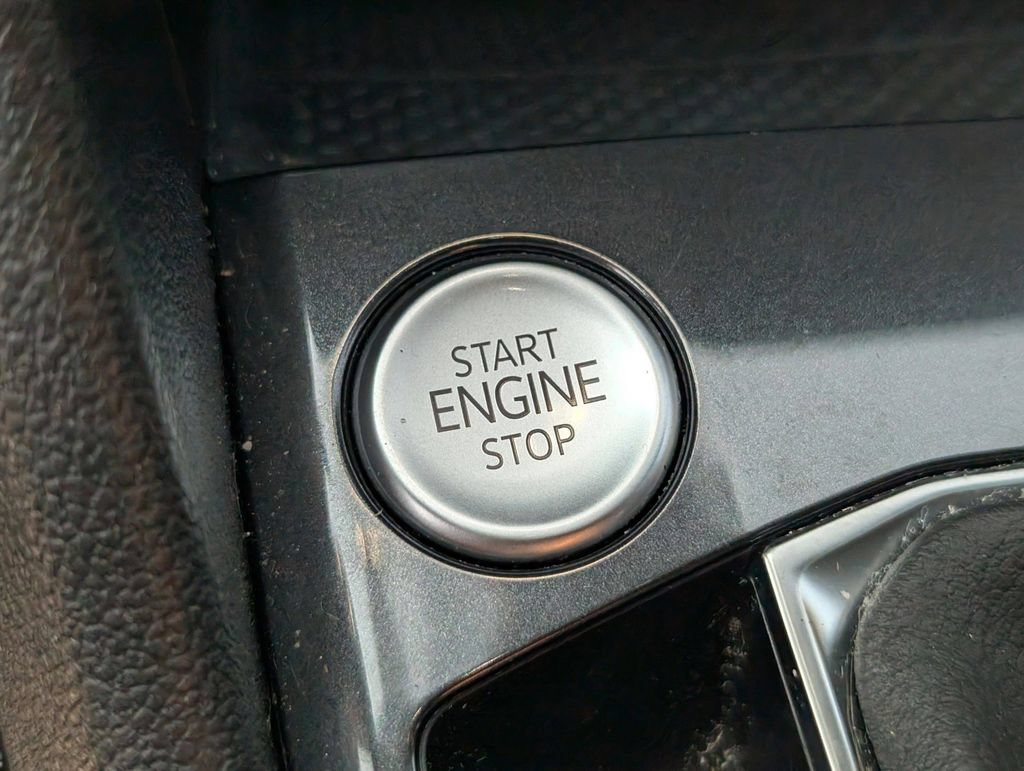Used 2022 Volkswagen Tiguan SEL R-Line AWD/4WD image 27