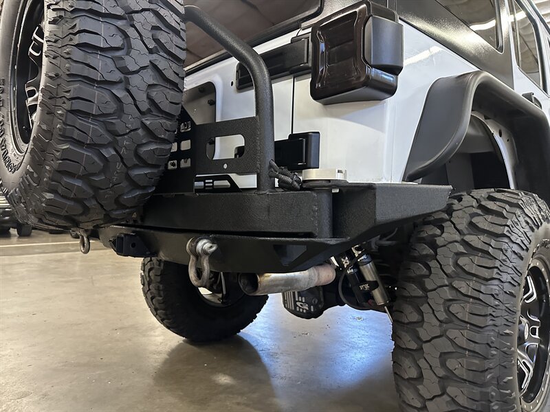 Used 2015 Jeep Wrangler Unlimited Rubicon w/ Connectivity Group AWD/4WD image 38