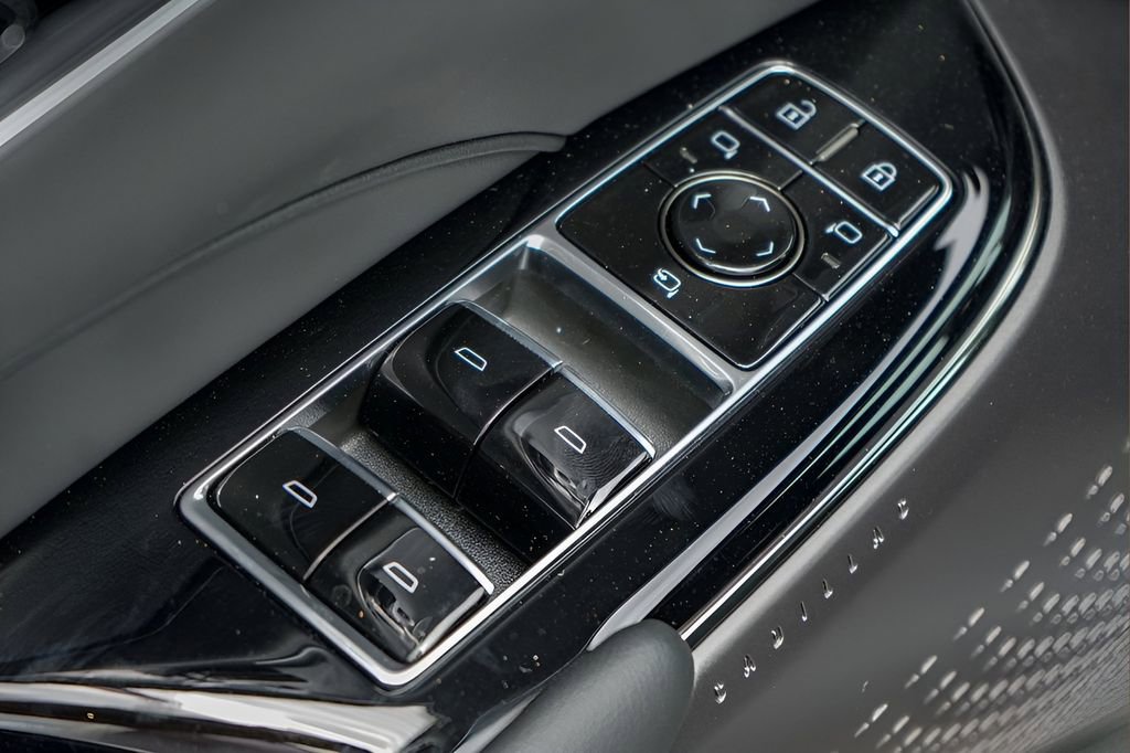 New 2026 Cadillac Lyriq Luxury w/ LPO, Floor Liner Package image 17