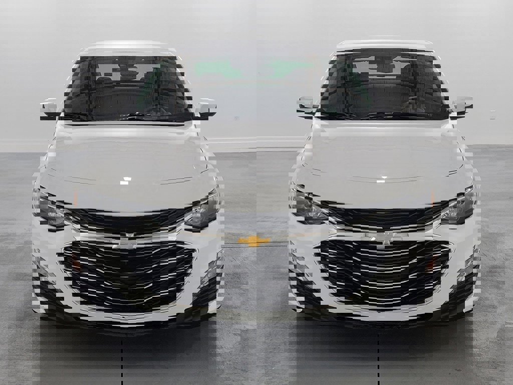 Used 2024 Chevrolet Malibu LT image 3