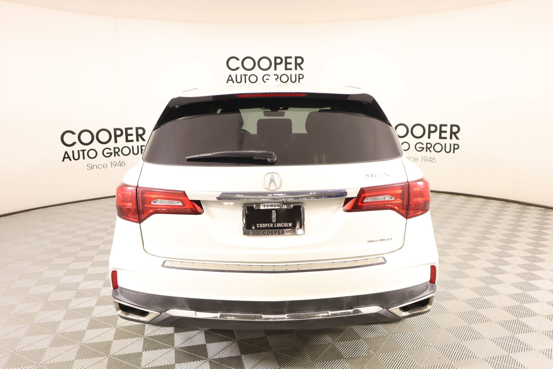 Used 2018 Acura MDX SH-AWD w/ Technology Package image 24