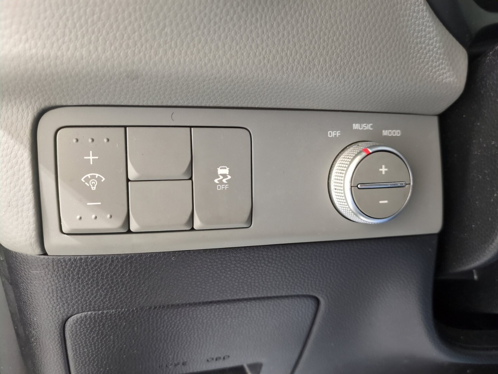 Used 2017 Kia Soul + w/ Audio Package FWD image 17