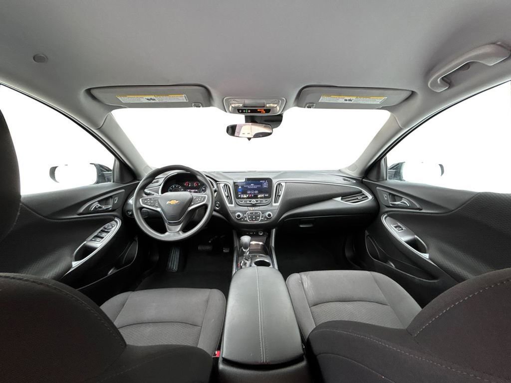 Used 2025 Chevrolet Malibu LT FWD image 17