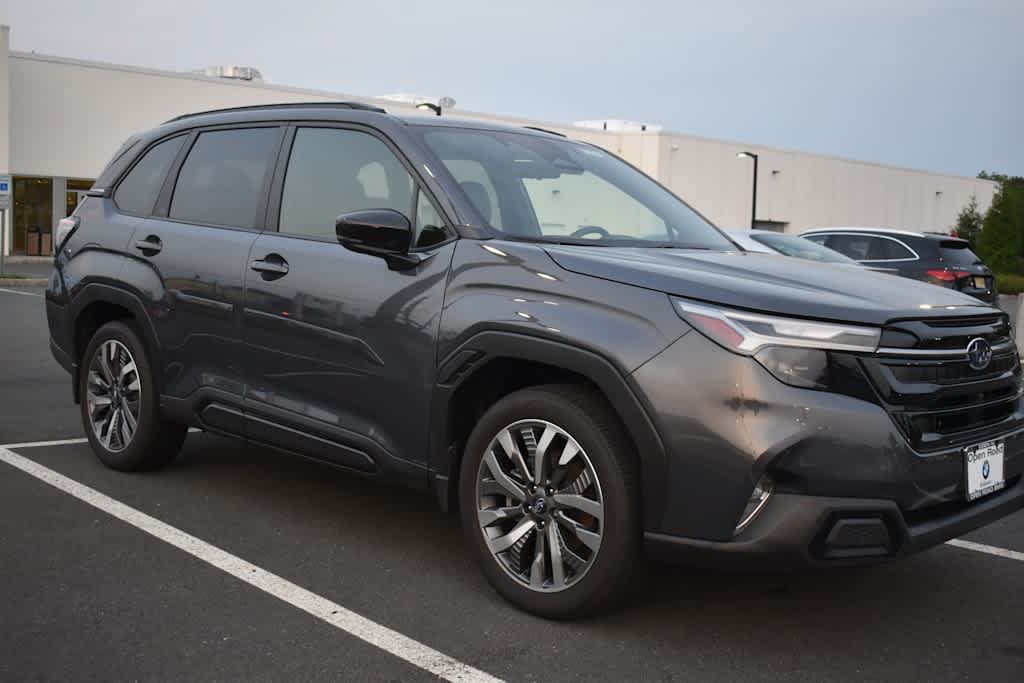 Used 2025 Subaru Forester Touring AWD/4WD image 4