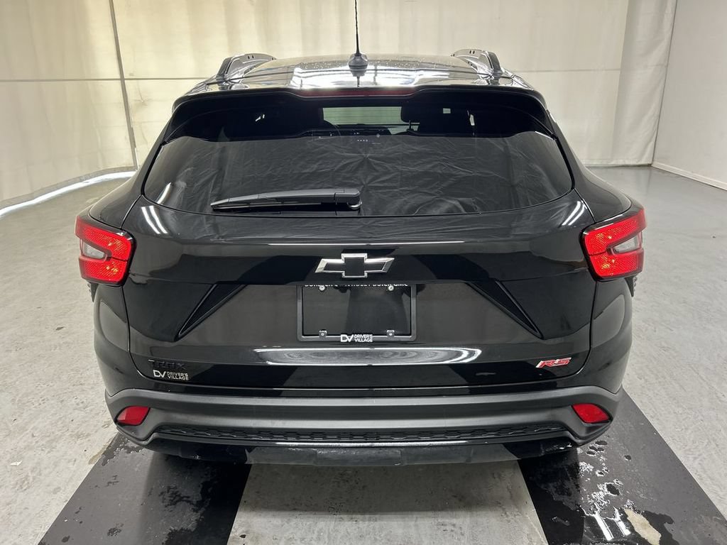 Used 2025 Chevrolet Trax RS w/ Sunroof Package FWD image 21